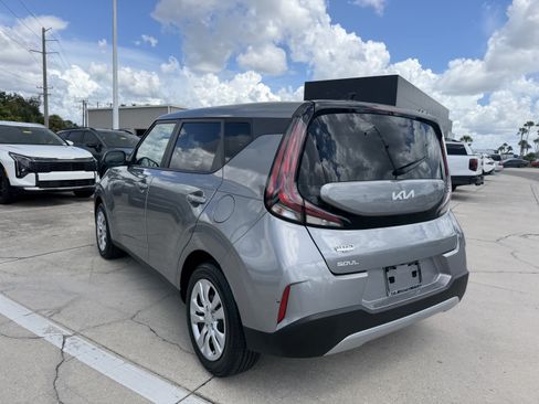 Certified 2023 Kia Soul LX FWD image 6