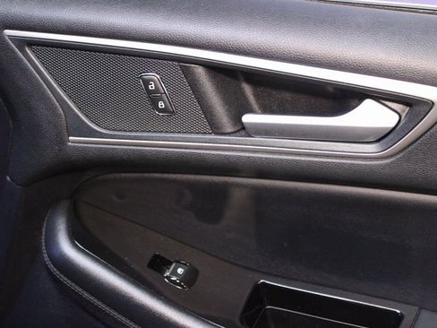 Used 2020 Ford Edge SEL w/ Convenience Package image 9