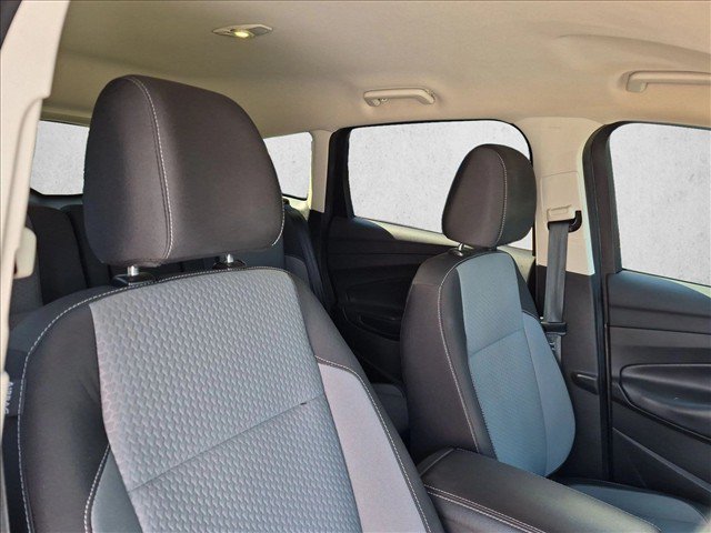 Used 2017 Ford Escape SE w/ SE Cold Weather Package FWD image 16