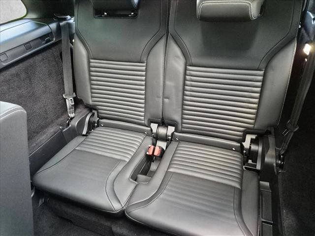 Used 2025 Land Rover Discovery S AWD/4WD image 21