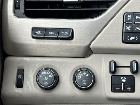 Used 2017 GMC Yukon Denali w/ Open Road Package image 33