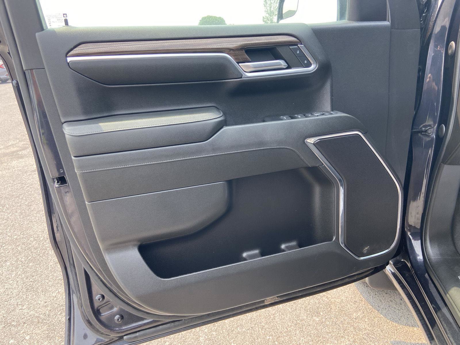 Used 2023 Chevrolet Silverado 1500 RST AWD/4WD image 23