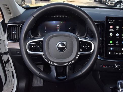 Used 2025 Volvo XC90 B6 Plus image 23