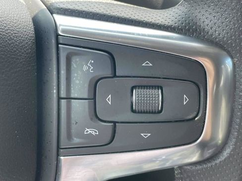 Used 2025 Chevrolet Blazer LT FWD image 21