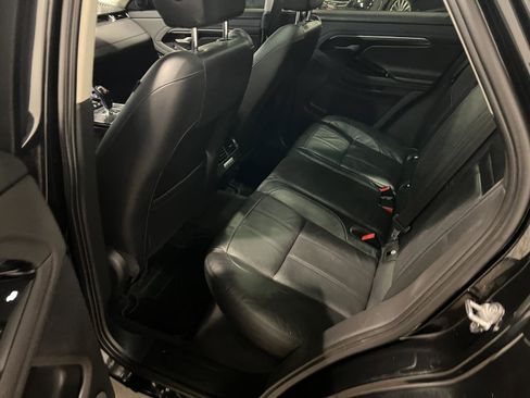 Used 2020 Land Rover Range Rover Evoque SE image 29