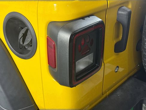 Used 2018 Jeep Wrangler Unlimited Sport image 36