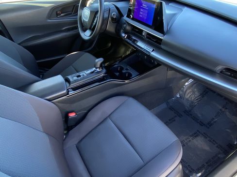 Certified 2025 Toyota Prius LE image 9