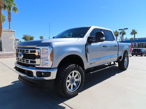 Used 2024 Ford F250 XLT image 3