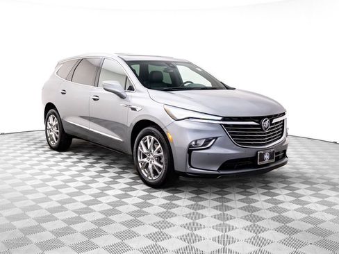 Used 2023 Buick Enclave Essence w/ Experience Buick Package AWD/4WD image 8
