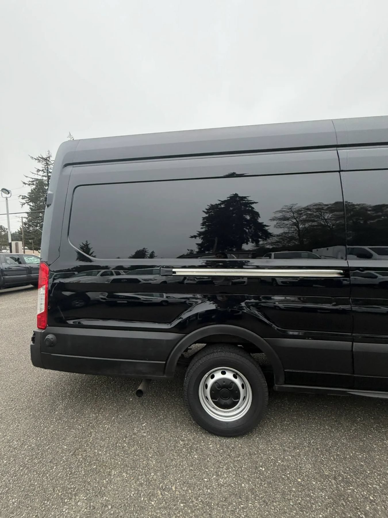 Used 2020 Ford Transit 250 148 High Roof Extended w/ Load Area Protection Package RWD image 5