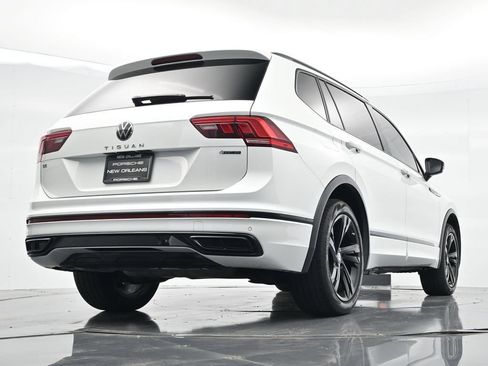 Used 2024 Volkswagen Tiguan SE R-Line w/ MDO Package, Two-Row AWD/4WD image 22