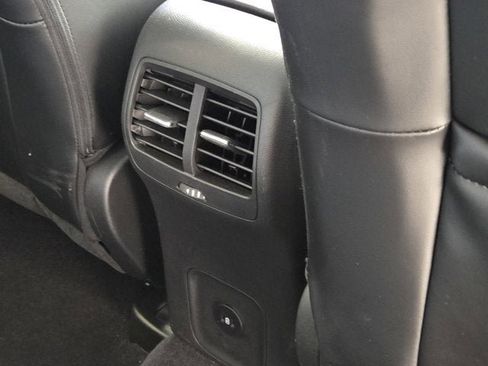 Used 2023 Ford Escape SE image 9