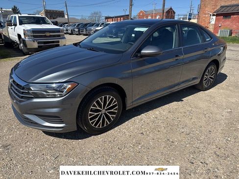 Used 2021 Volkswagen Jetta SE image 1