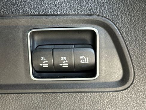 Certified 2025 Mercedes-Benz GLS 63 AMG 4MATIC image 38