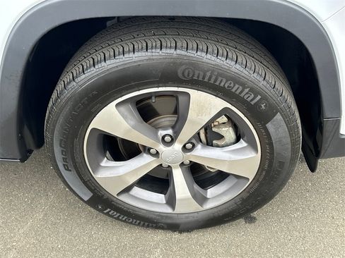 Used 2021 Jeep Cherokee Limited w/ Elite Package image 7