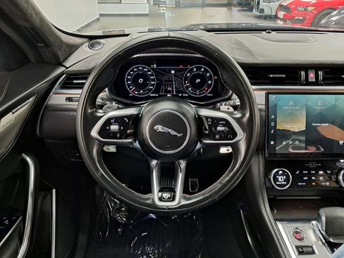 Used 2021 Jaguar F-PACE SVR image 10