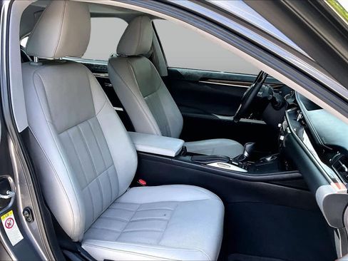 Used 2017 Lexus ES 350 w/ Luxury Package FWD image 8