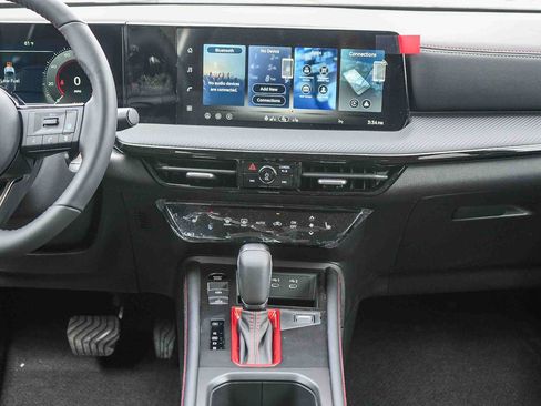 Used 2026 Nissan Kicks SR w/ SR Premium Package FWD image 29