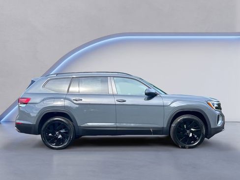 New 2026 Volkswagen Atlas SE FWD image 4