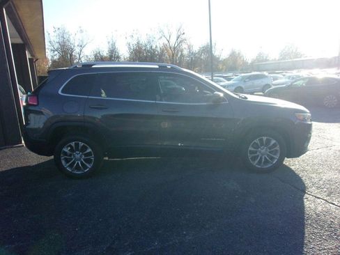 Used 2019 Jeep Cherokee Latitude Plus FWD image 4