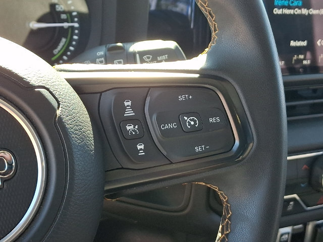 Used 2024 Jeep Wrangler Unlimited AWD/4WD image 8