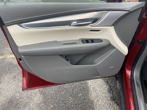 Used 2022 Cadillac XT5 Premium Luxury image 23