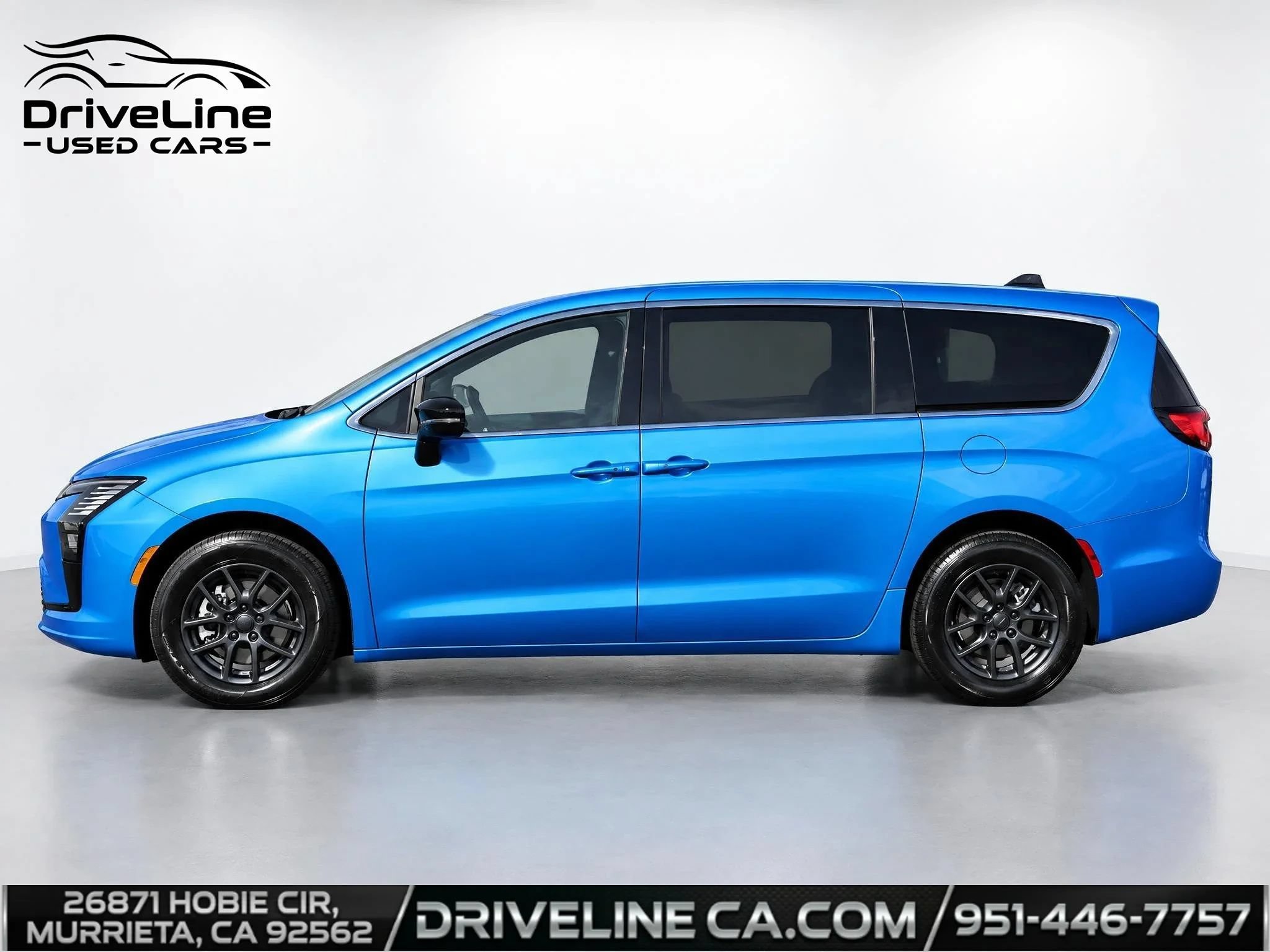Used 2027 Chrysler Pacifica Select FWD image 14