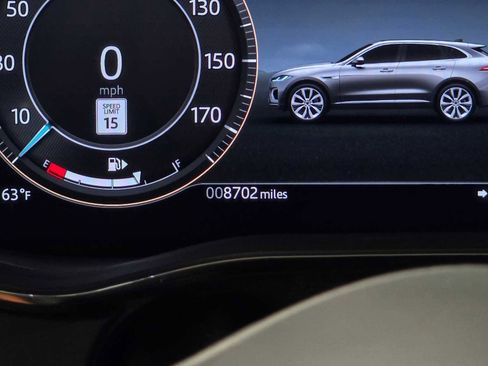 Used 2025 Jaguar F-PACE R-Dynamic S image 27