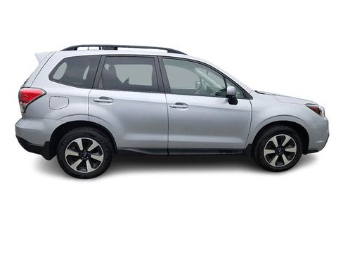 Used 2017 Subaru Forester 2.5i Premium image 7