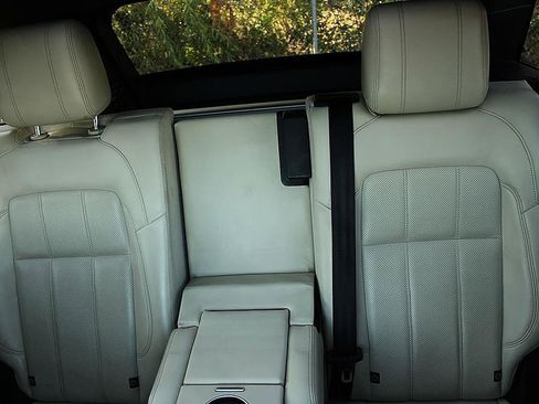 Used 2019 Land Rover Range Rover Sport HSE AWD/4WD image 17