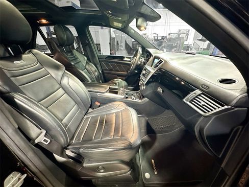 Used 2012 Mercedes-Benz ML 63 AMG 4MATIC image 32