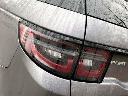 Used 2025 Land Rover Discovery Sport S image 26