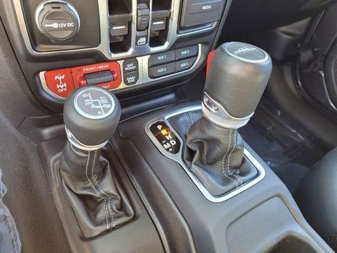 Used 2024 Jeep Gladiator Rubicon image 24