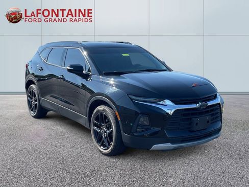 Used 2019 Chevrolet Blazer LT FWD image 3