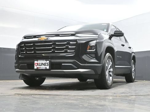Used 2025 Chevrolet Equinox LT FWD image 31
