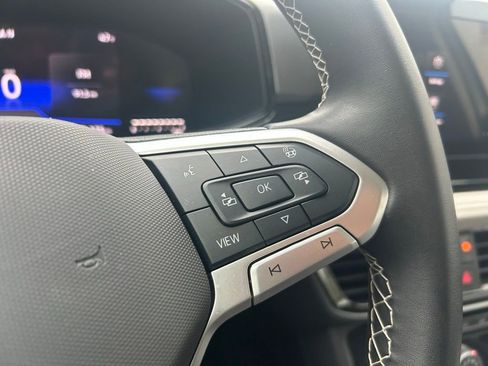 Certified 2025 Volkswagen Taos S image 22