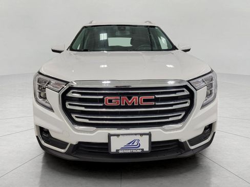 Used 2024 GMC Terrain SLT image 13