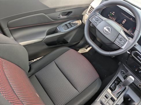 New 2027 Nissan Sentra SR w/ Floor Mat Package FWD image 19