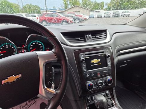Used 2017 Chevrolet Traverse LT AWD/4WD image 19