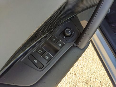 New 2026 Volkswagen Tiguan SE R-Line image 18