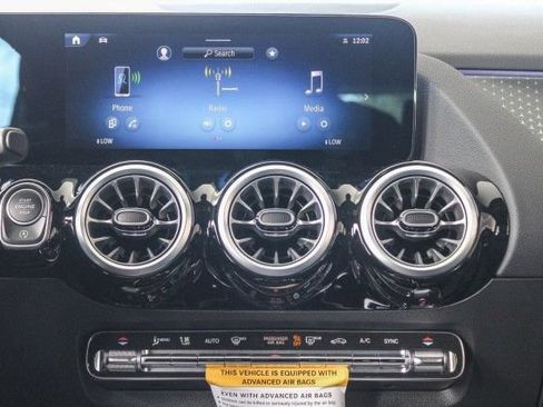 New 2025 Mercedes-Benz GLA 35 AMG 4MATIC image 13