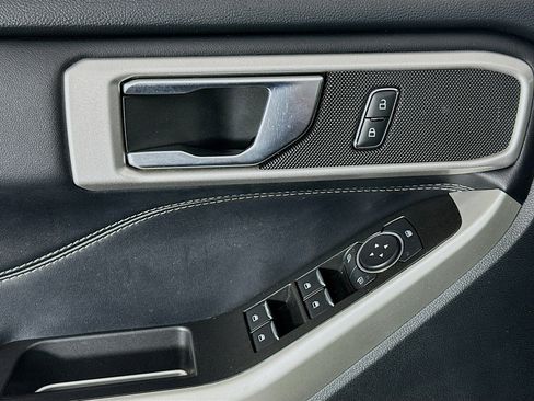 Used 2022 Ford Explorer XLT w/ Equipment Group 202A image 15