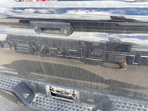 Used 2024 Chevrolet Colorado Z71 w/ Z71 Convenience Package 2 AWD/4WD image 14