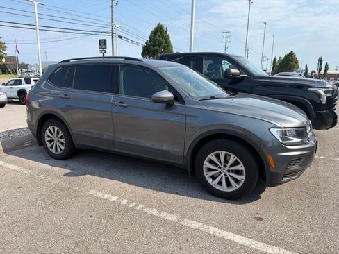 Used 2019 Volkswagen Tiguan S FWD image 2