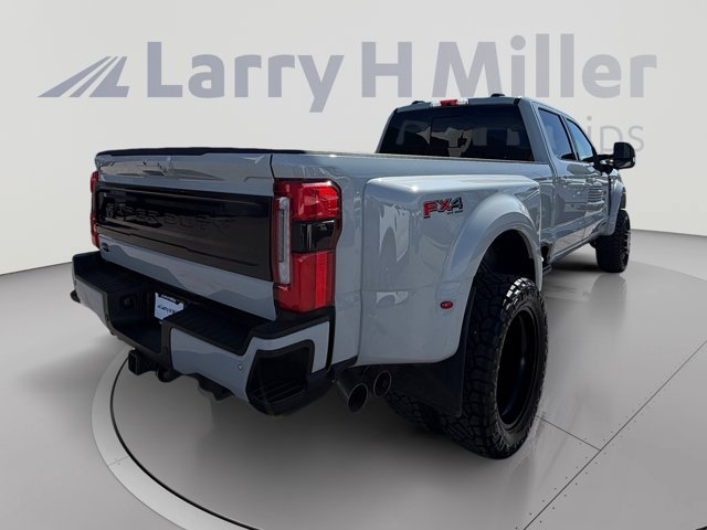 Certified 2025 Ford F450 Platinum w/ FX4 Off-Road Package AWD/4WD image 5