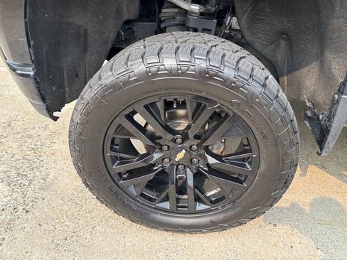 Used 2020 Chevrolet Silverado 1500 Custom Trail Boss w/ Custom Convenience Package AWD/4WD image 11
