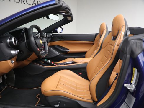 Certified 2020 Ferrari Portofino image 15