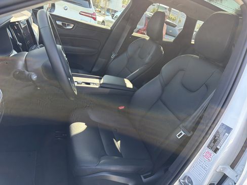 Certified 2025 Volvo XC60 B5 Core image 52