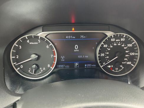 Used 2024 Nissan Altima 2.5 SV FWD image 40