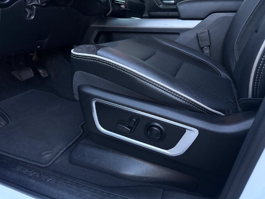 Used 2025 RAM 1500 Laramie w/ Sport Appearance Package AWD/4WD image 20
